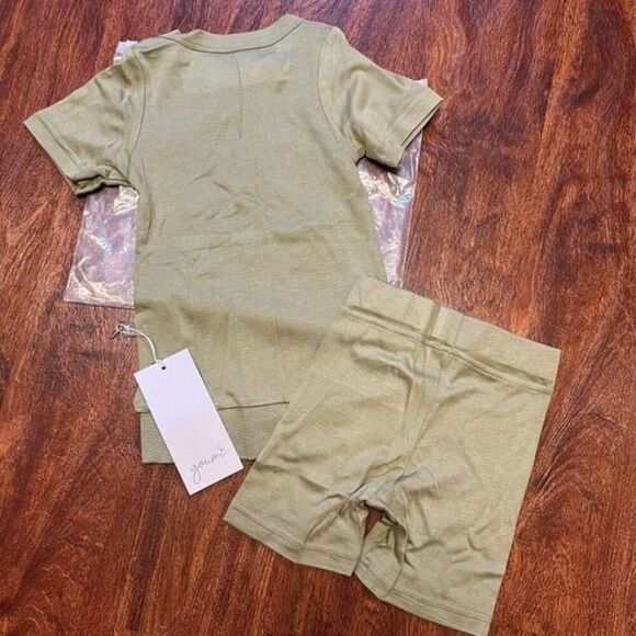 NWT Goumi Kids Artichoke Toddler Biker Set SZ 4T Shorts Tee Bamboo Green - Picture 3 of 3